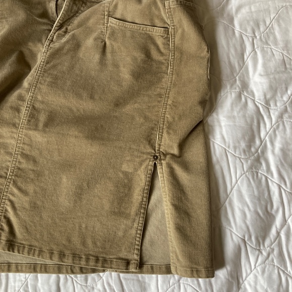 Corduroy The North Face mini-skirt - Picture 7 of 7
